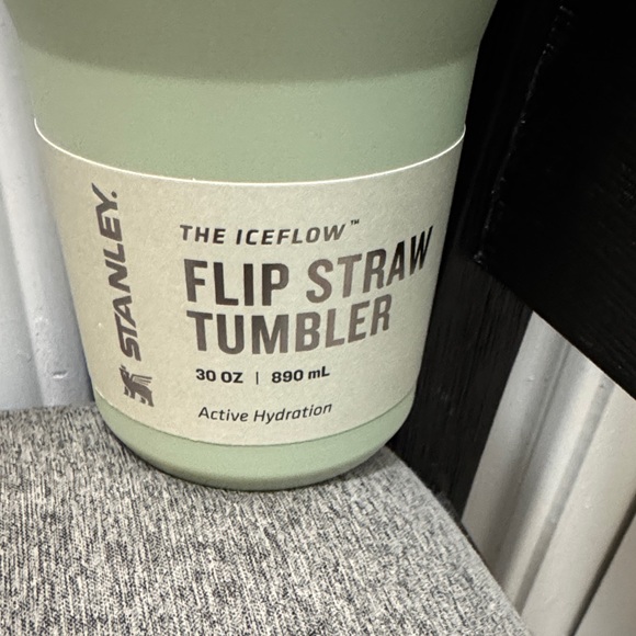 Stanley The Iceflow Flip Straw Tumbler 30oz. - Picture 2 of 6
